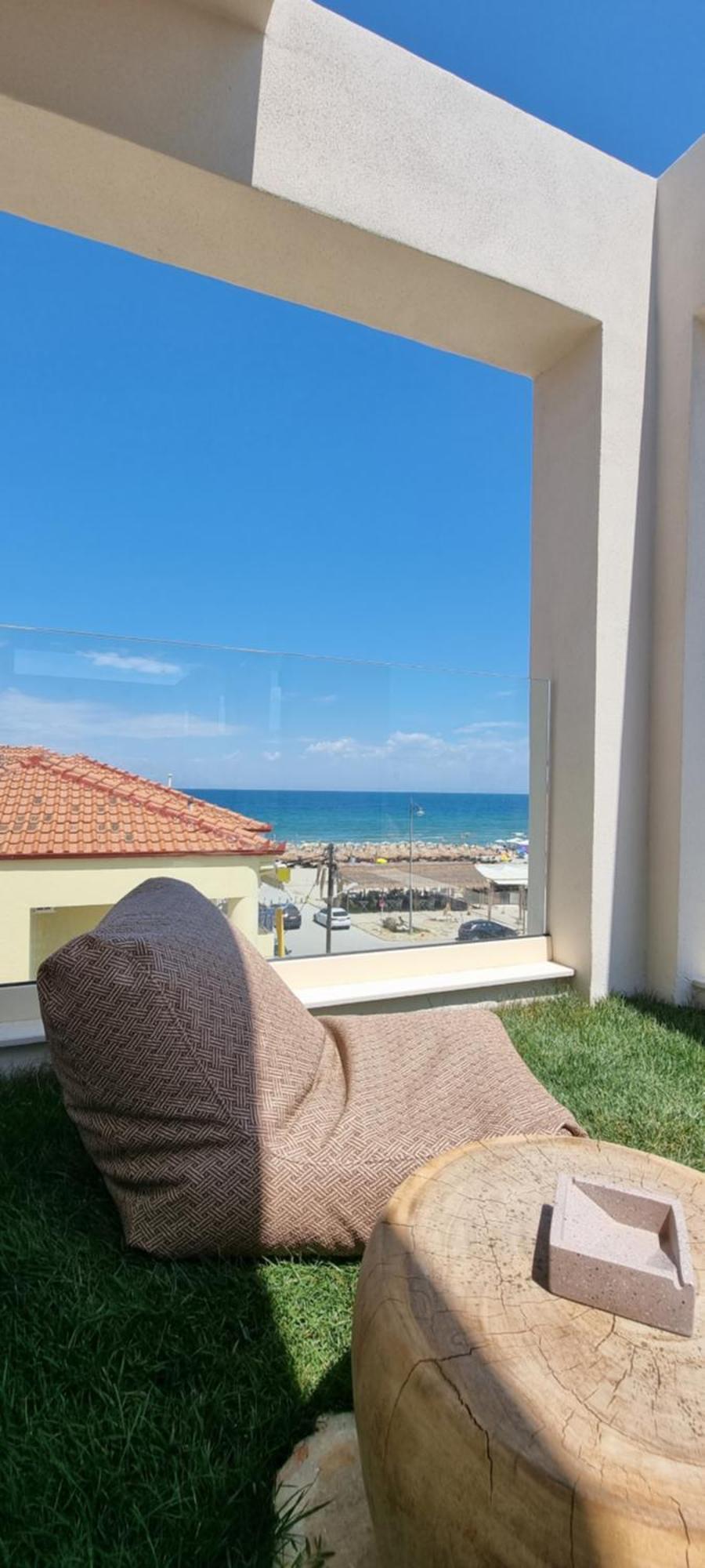 Pantheon Sea View Aparthotel Neoi Poroi Rum bild